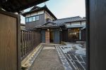 Sukiya Gate and Entrance | Imauonotana-no-Ie