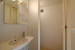 Shower Room & Vanity | Onfunayado Tomonyan