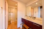 Shower rooms | Imauonotana-no-Ie