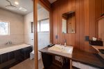 Bathroom and Washroom (also serves as a changing room) | Onfunayado Umiduki
