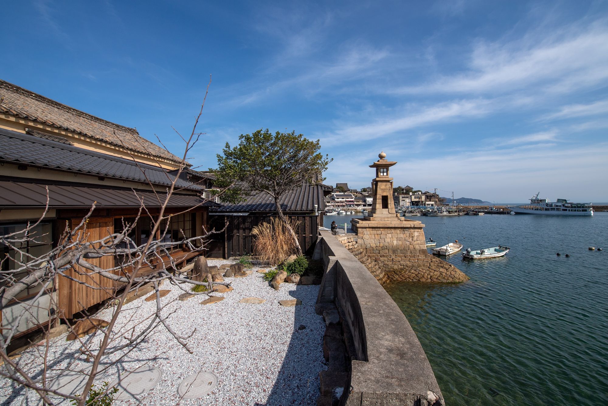 庭 / 御舟宿　海月