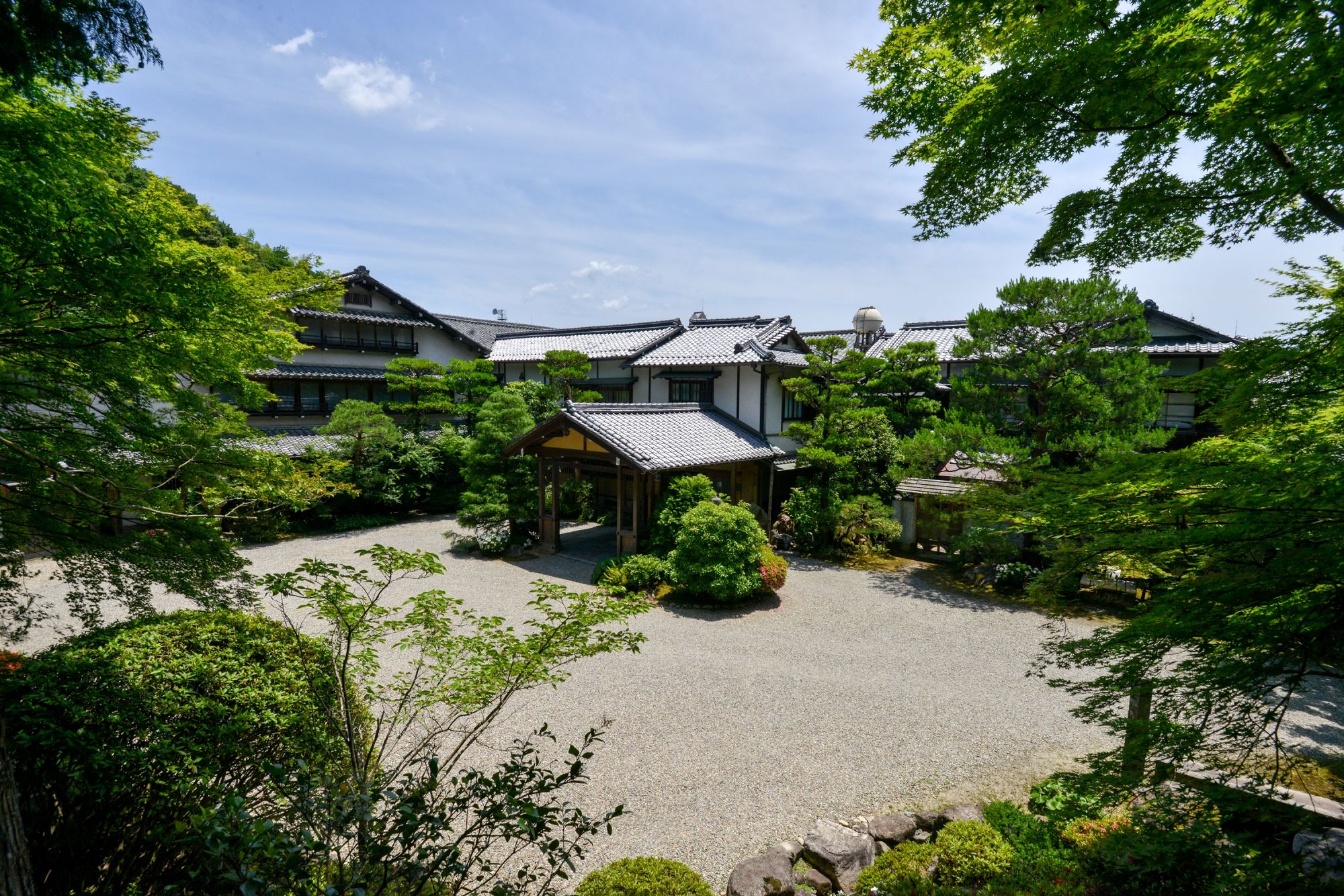 山水園・館内