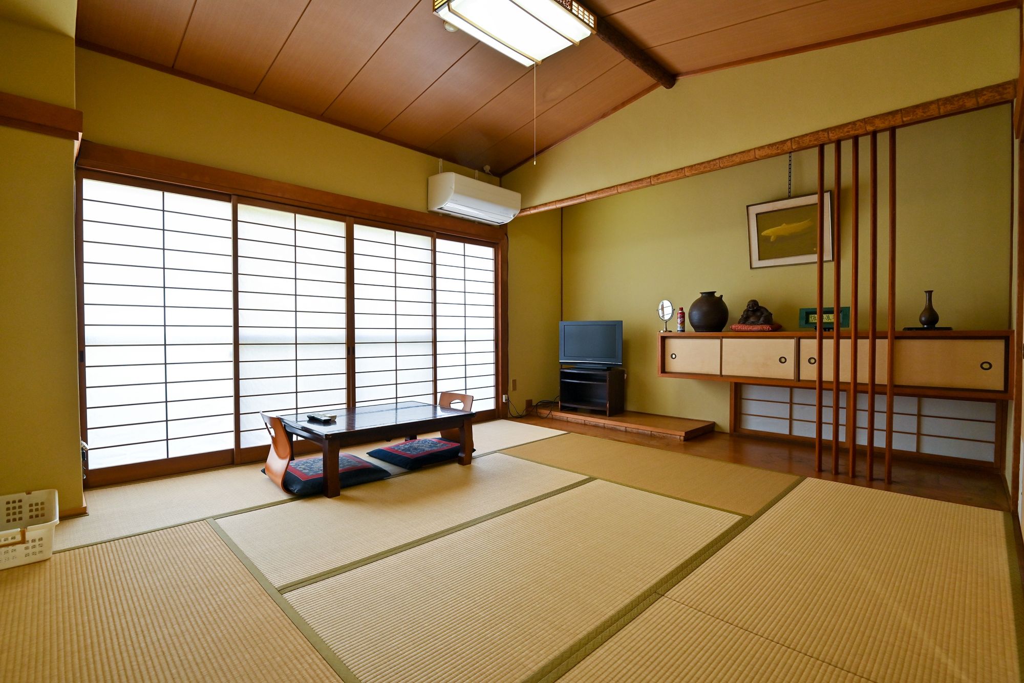 Room | Sarasaya Ryokan