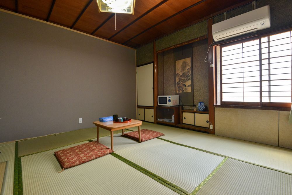 客室 / 京栄旅館