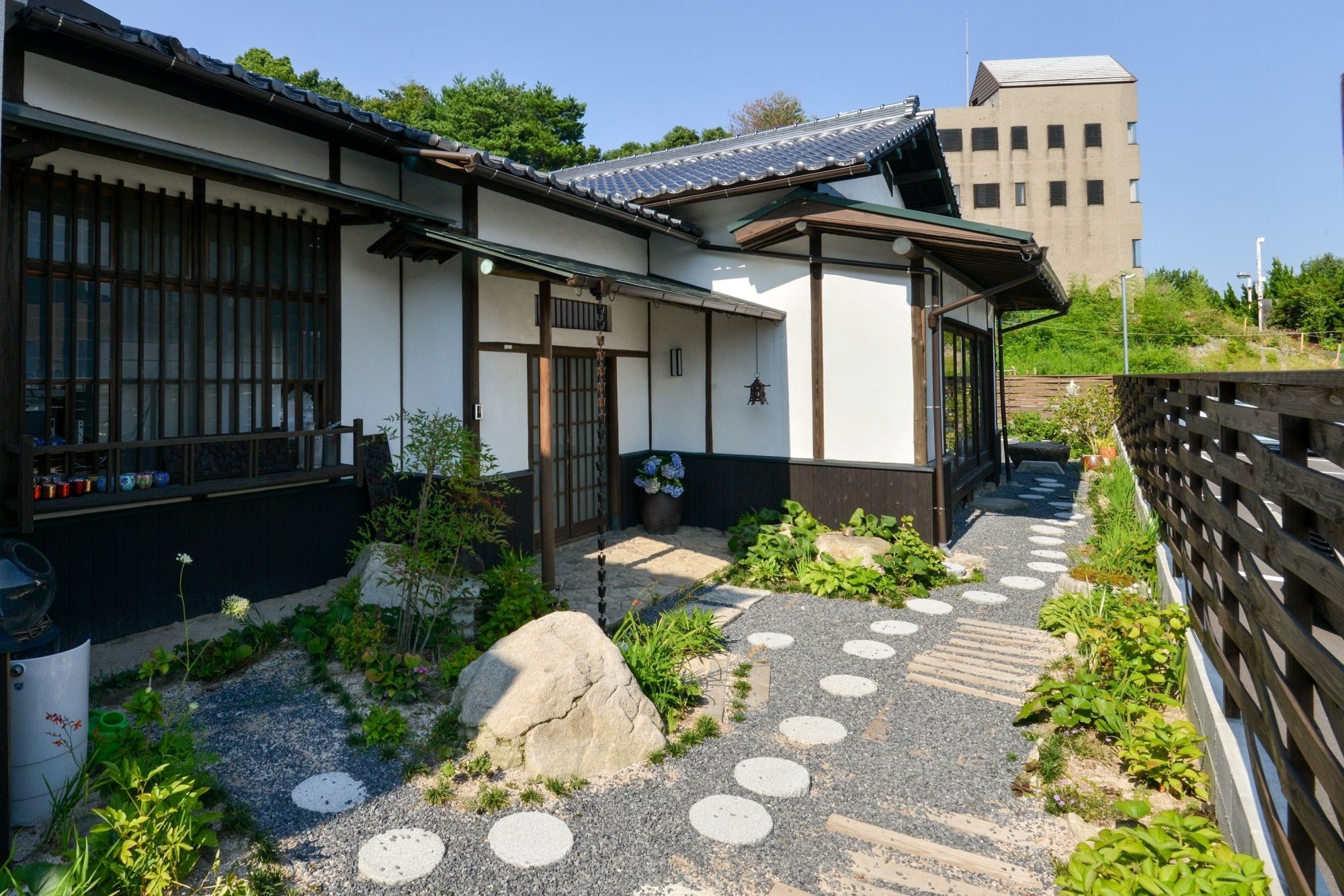ゲストハウス国　宮島対岸の、純日本建築の宿。